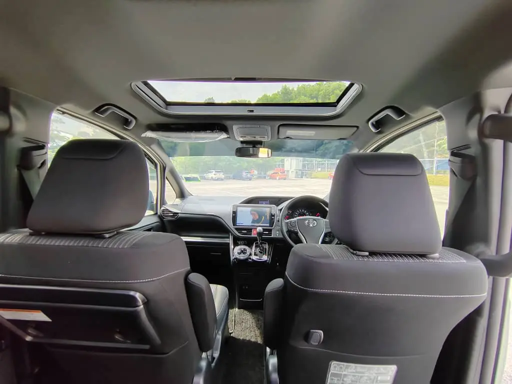 
Toyota Voxy/Noah (Mini Vellfire) full									