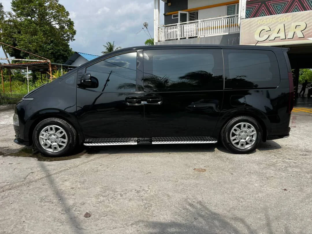 Hyundai Staria Plus