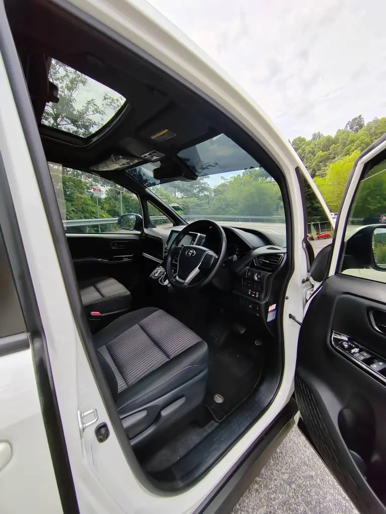 
Toyota Voxy/Noah (Mini Vellfire) full									