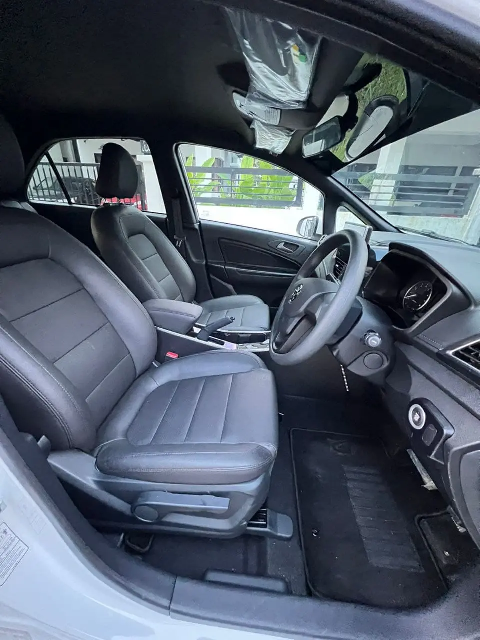 Proton Iriz  Executive