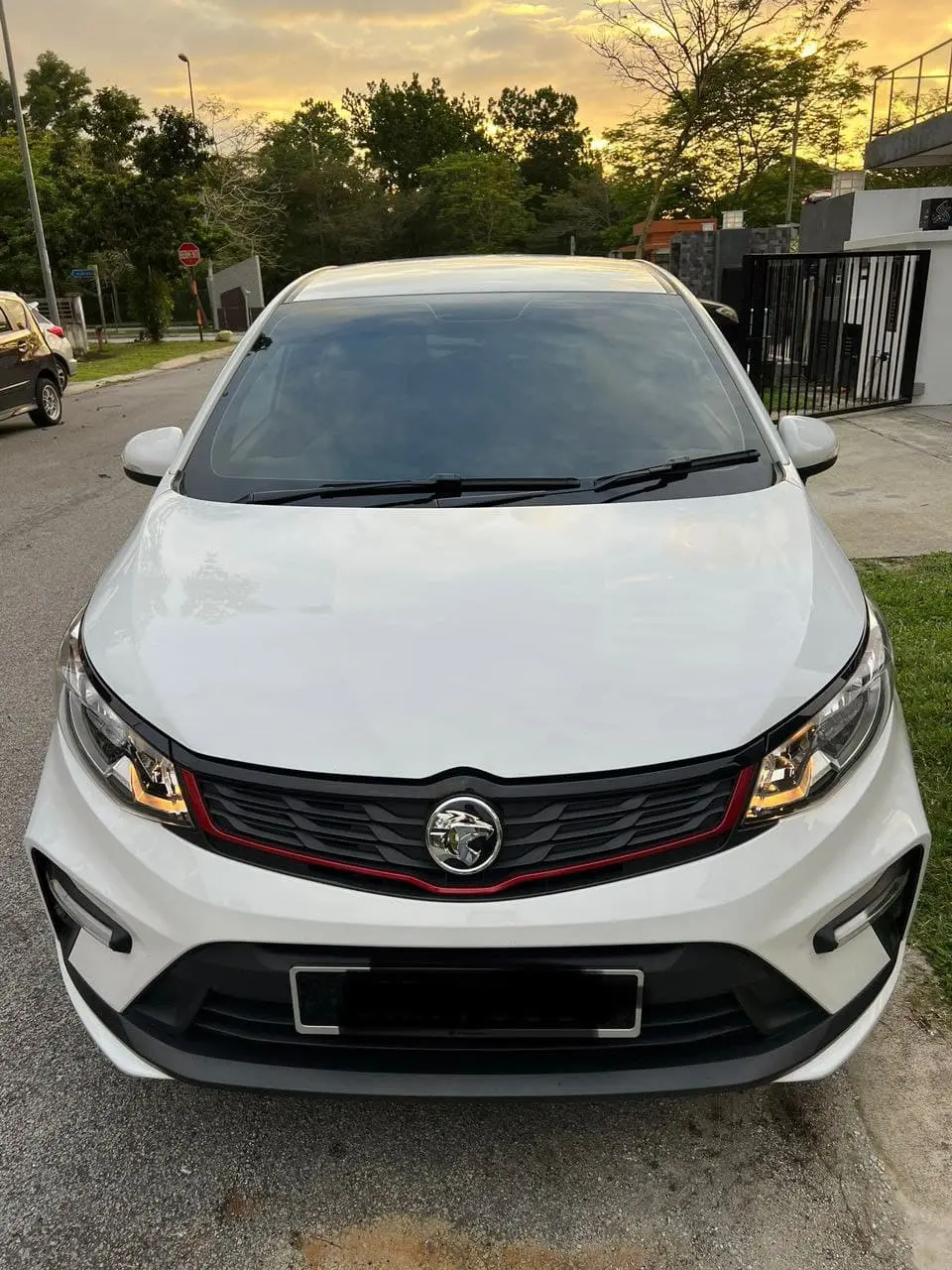 Proton Iriz  Executive