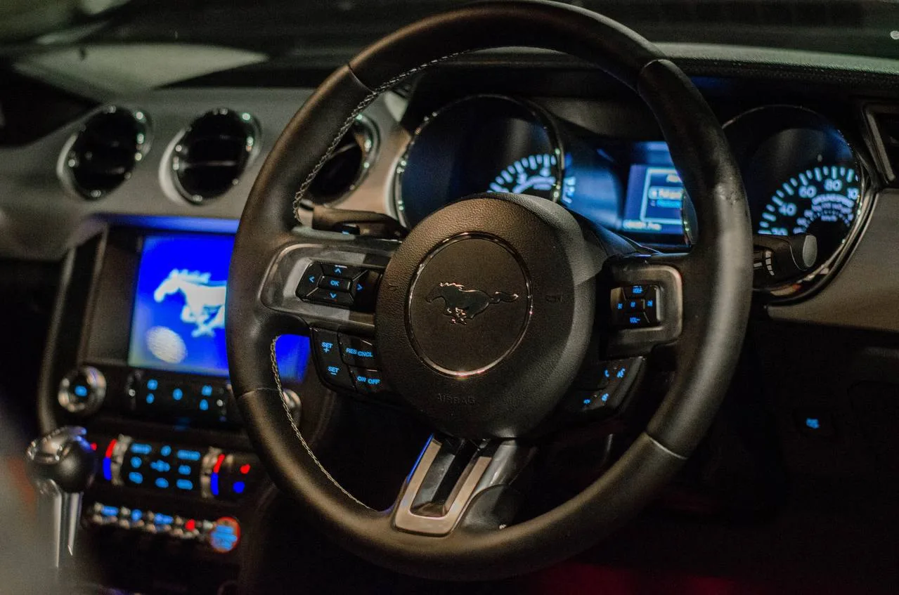 
Ford Mustang 5.0 full									