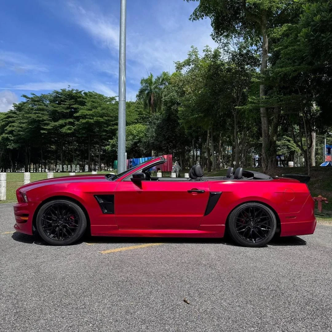 
Ford Mustang Convertible full									
