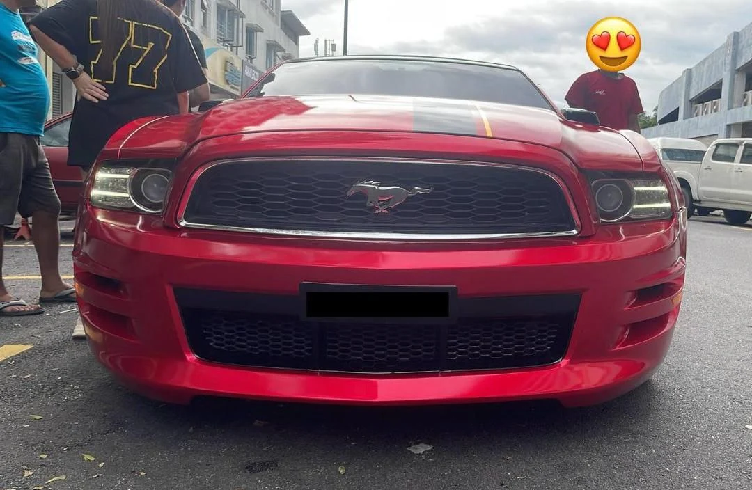 
Ford Mustang Convertible full									