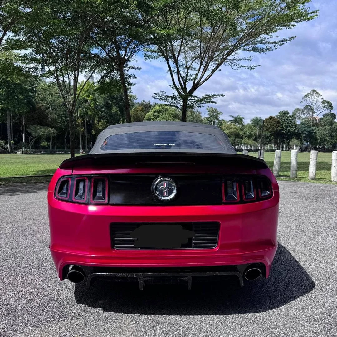 
Ford Mustang Convertible full									