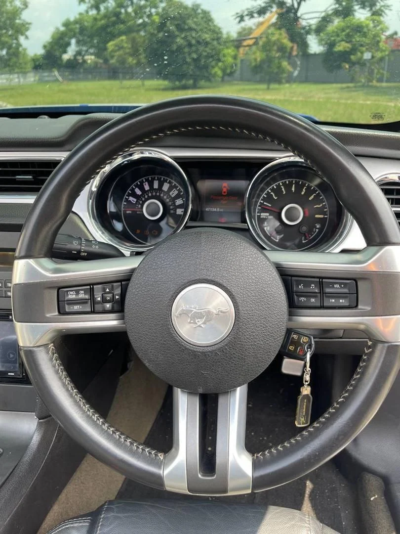 
Ford Mustang Convertible full									