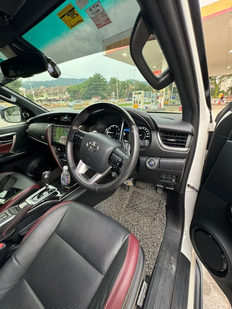 
Toyota Fortuner full									