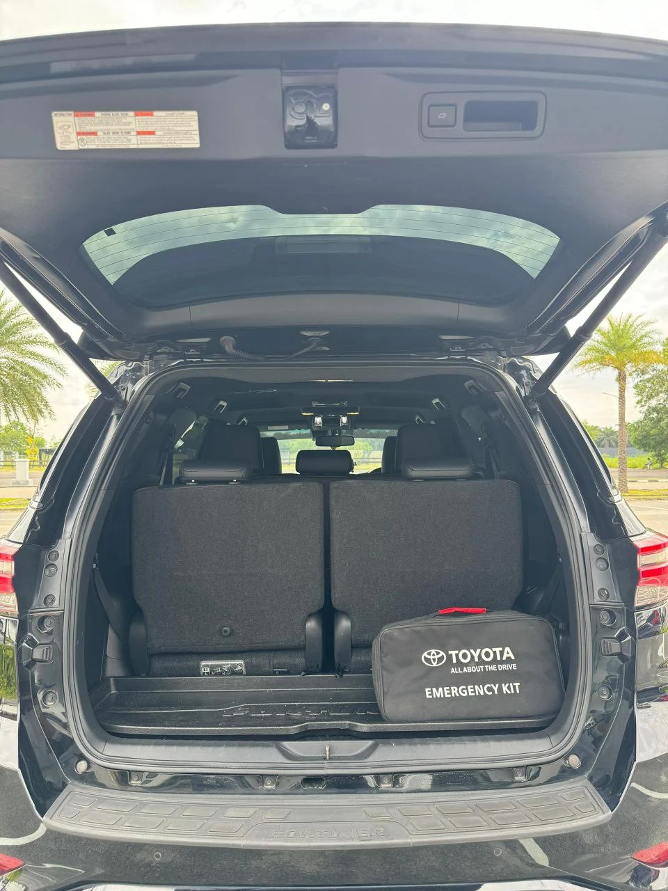 
Toyota Fortuner full									