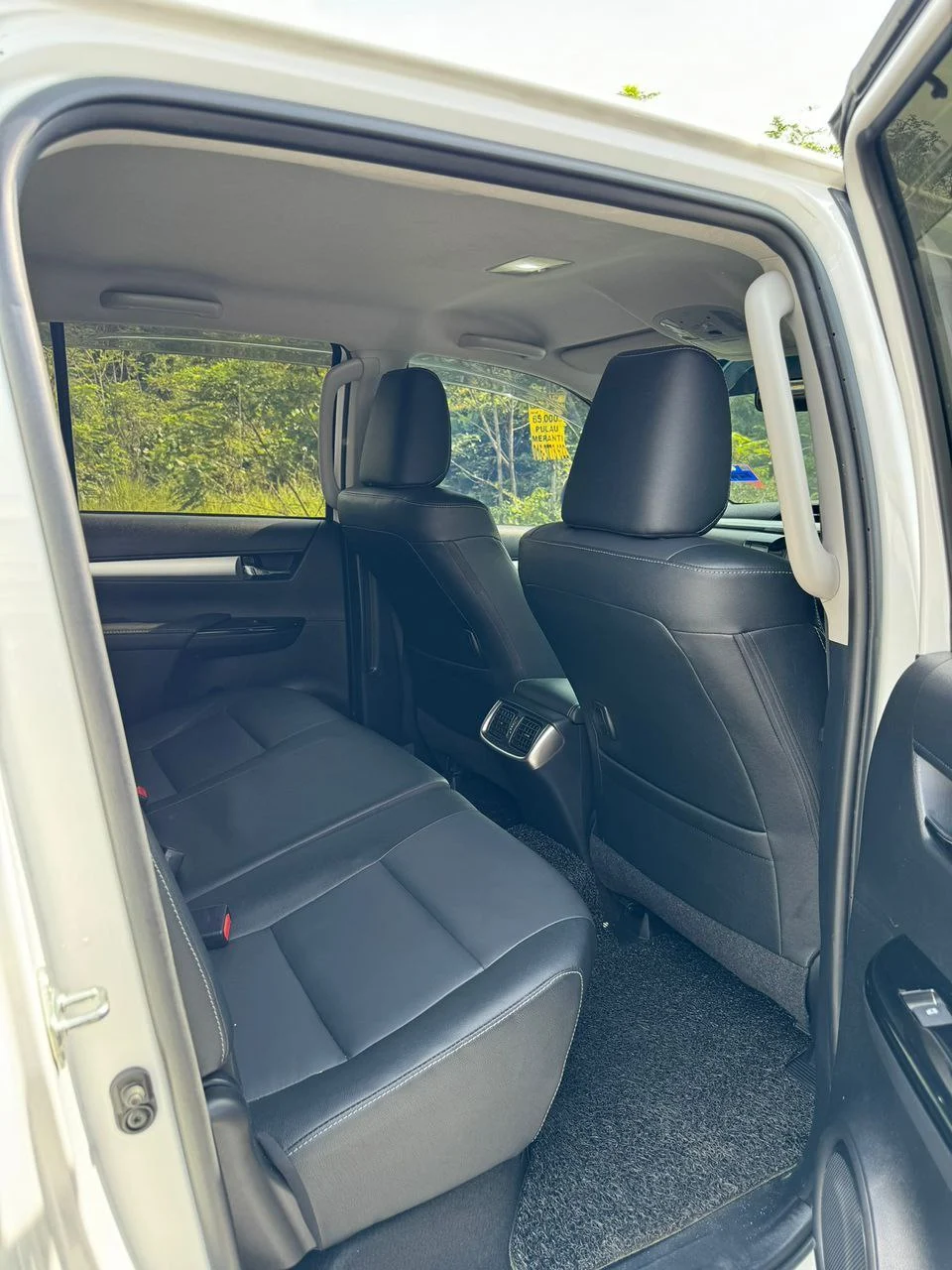 
Toyota Hilux With Hard Top Cover full									