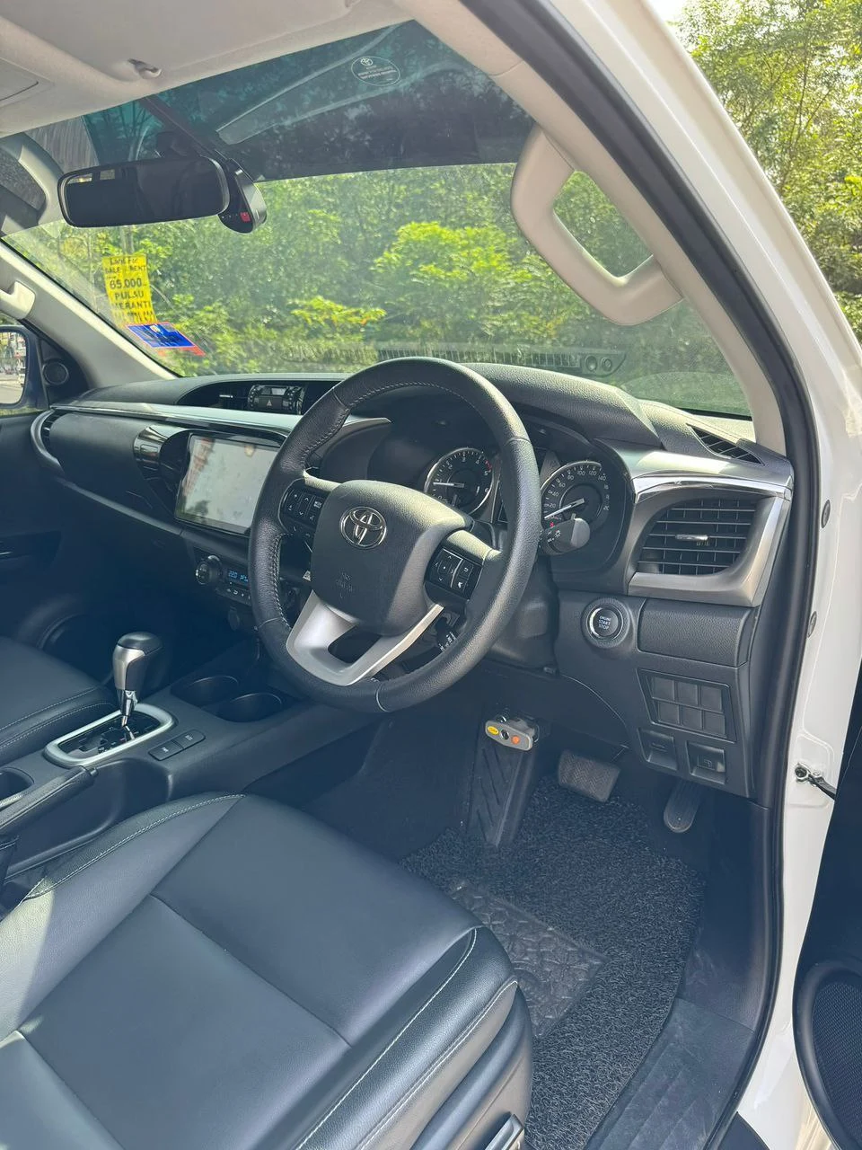 
Toyota Hilux With Hard Top Cover full									