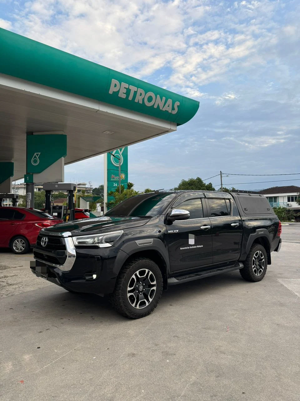 Toyota Hilux With Hard Top Cover