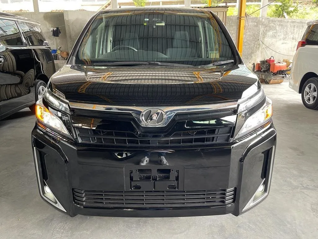 
Toyota Voxy/Noah (Mini Vellfire) full									
