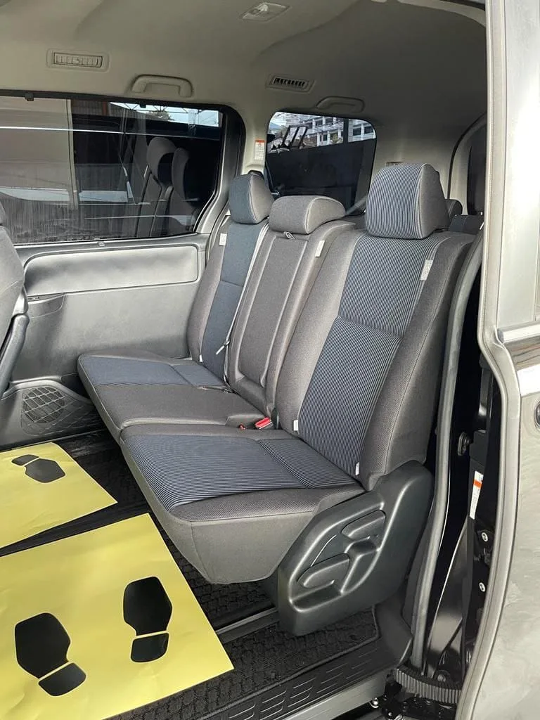 
Toyota Voxy/Noah (Mini Vellfire) full									