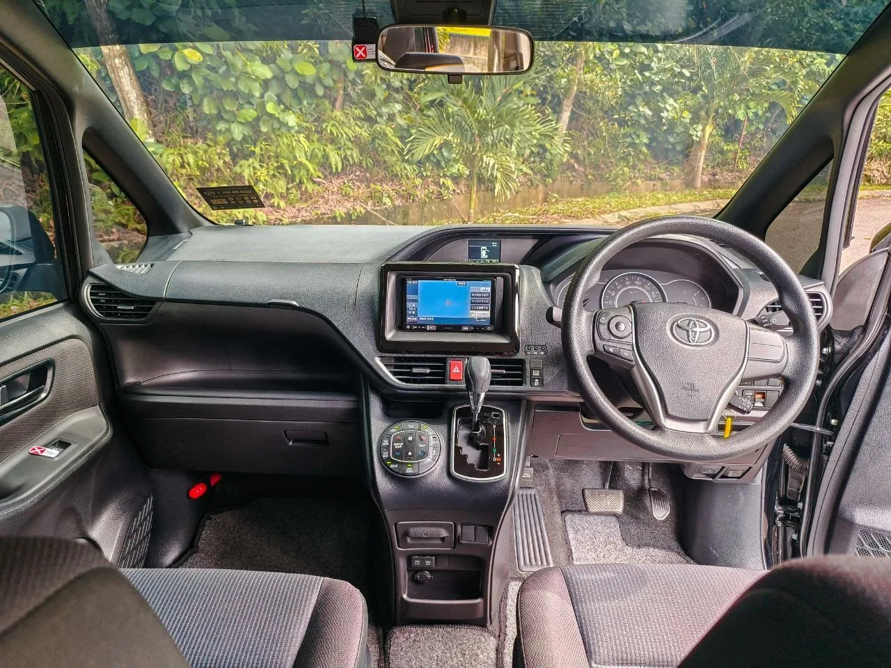 
Toyota Voxy/Noah (Mini Vellfire) full									