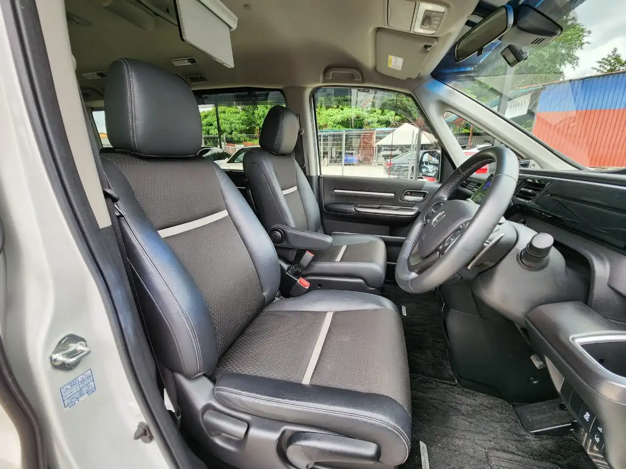 
Honda Stepwagon full									