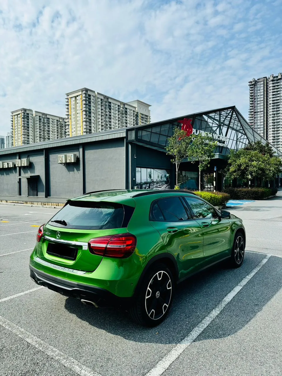 Mercedes Benz GLA 200