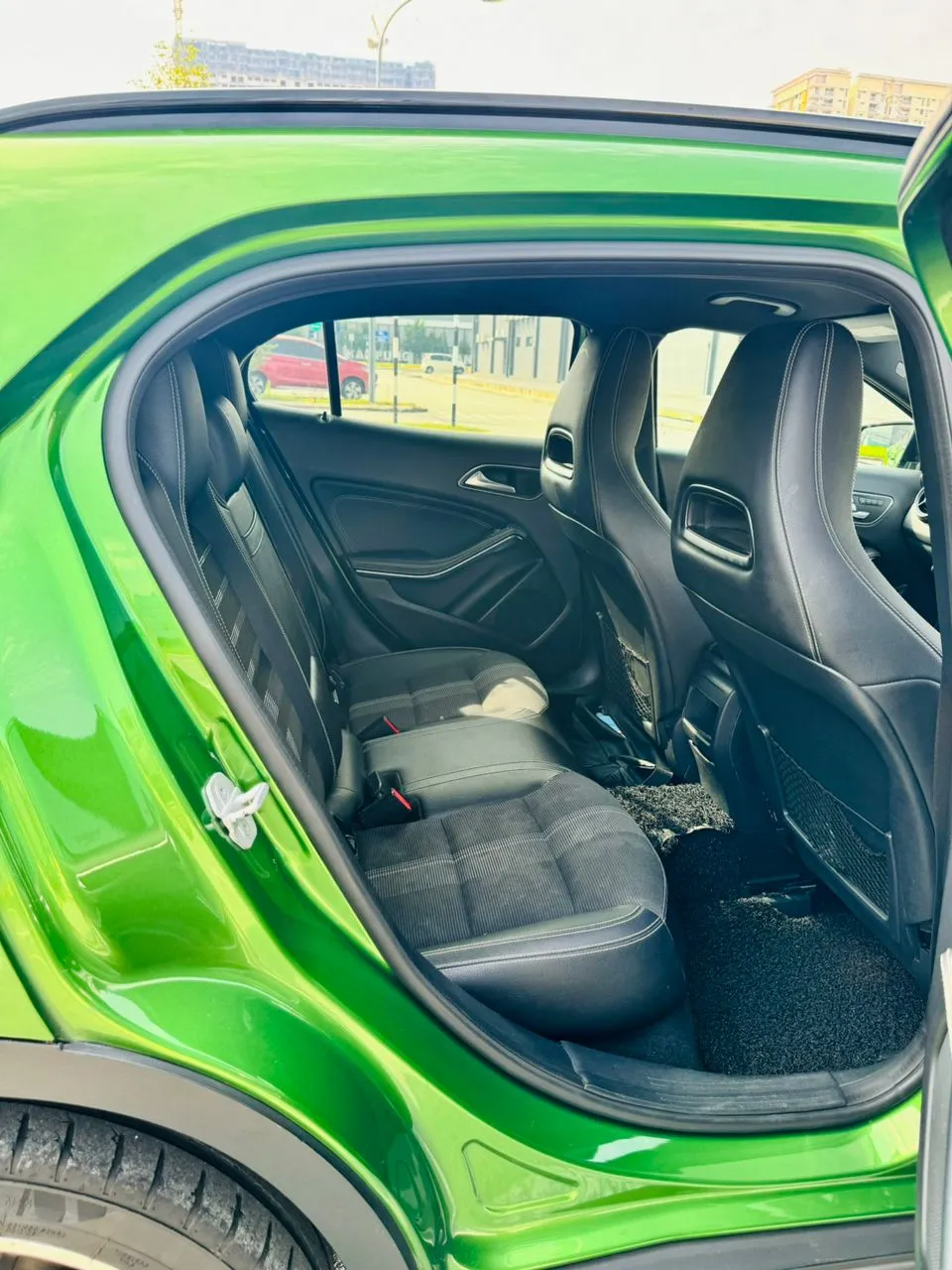 Mercedes Benz GLA 200