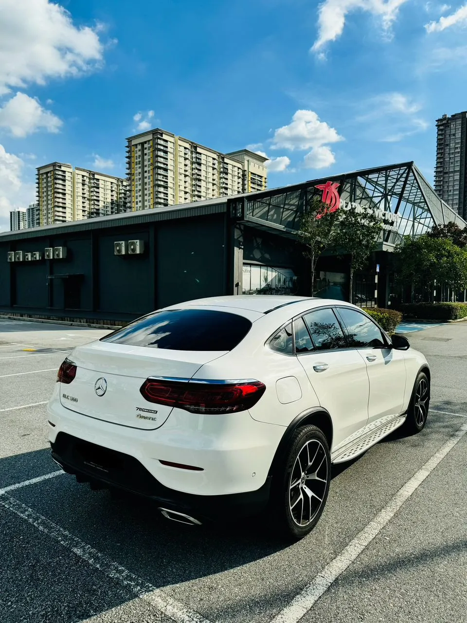 Mercedes Benz GLC300