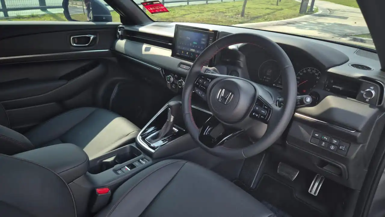 
Honda HRV RS (Hybrid) full									