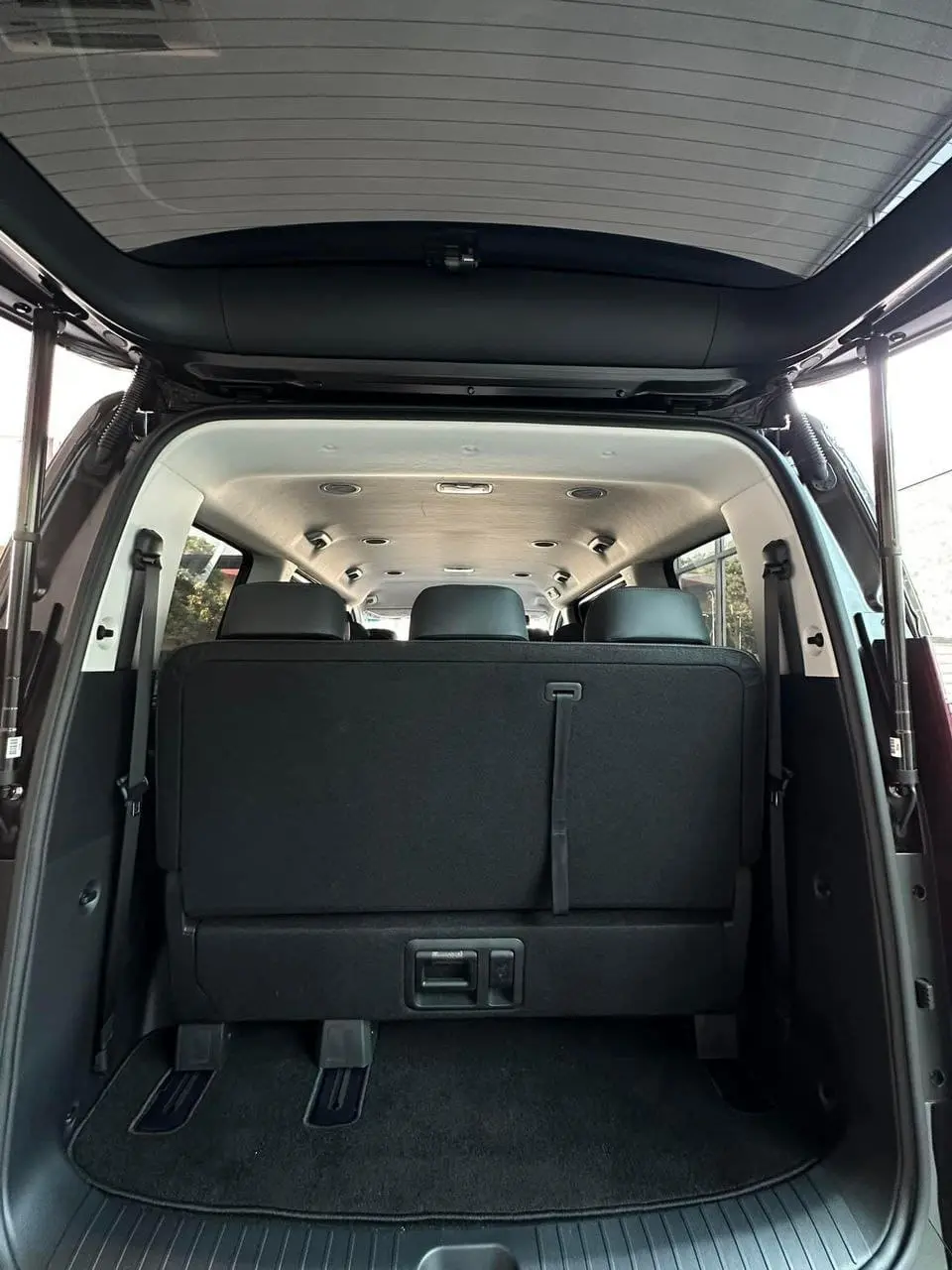 
Hyundai Staria Max full									