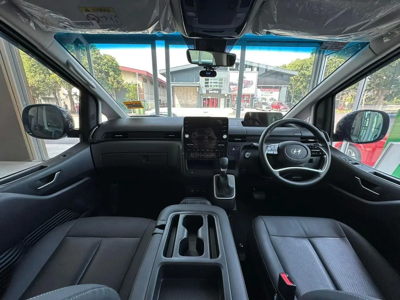 
Hyundai Staria Max full									