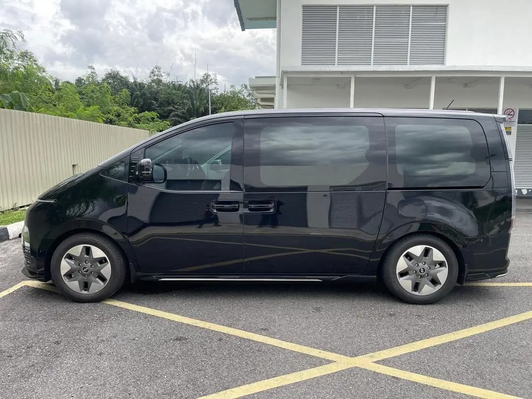 Hyundai Staria Max