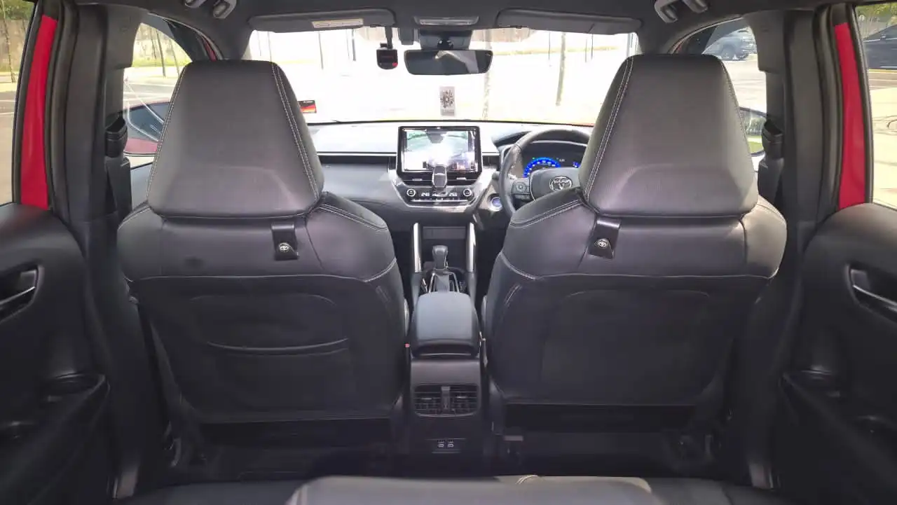 
Toyota Corolla Cross (Hybrid) full									