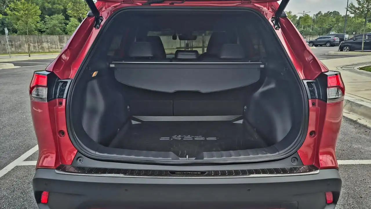 
Toyota Corolla Cross (Hybrid) full									