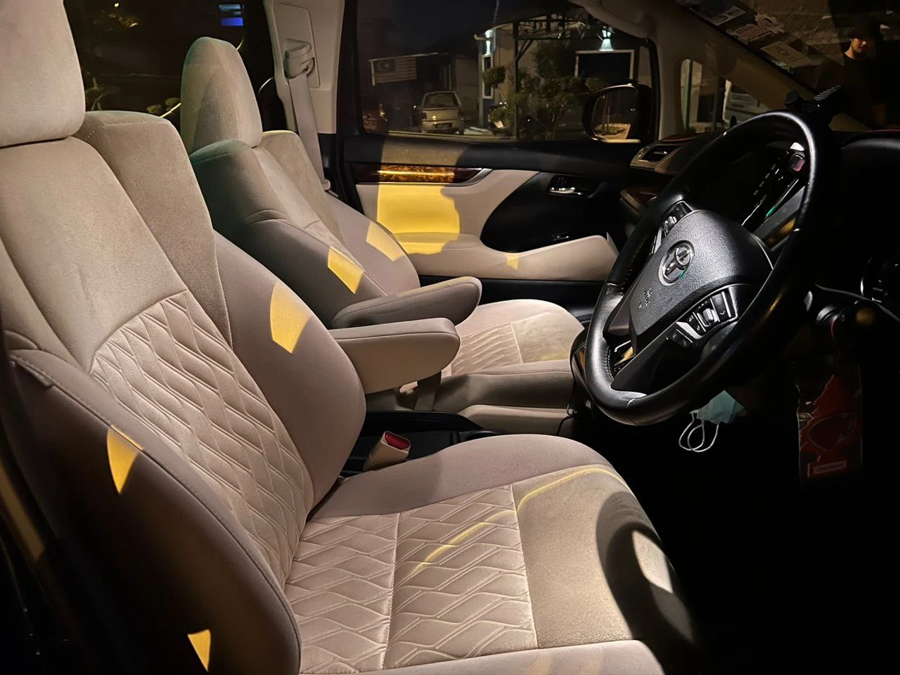 
Vellfire Z AGH30 (8 Seater) full									