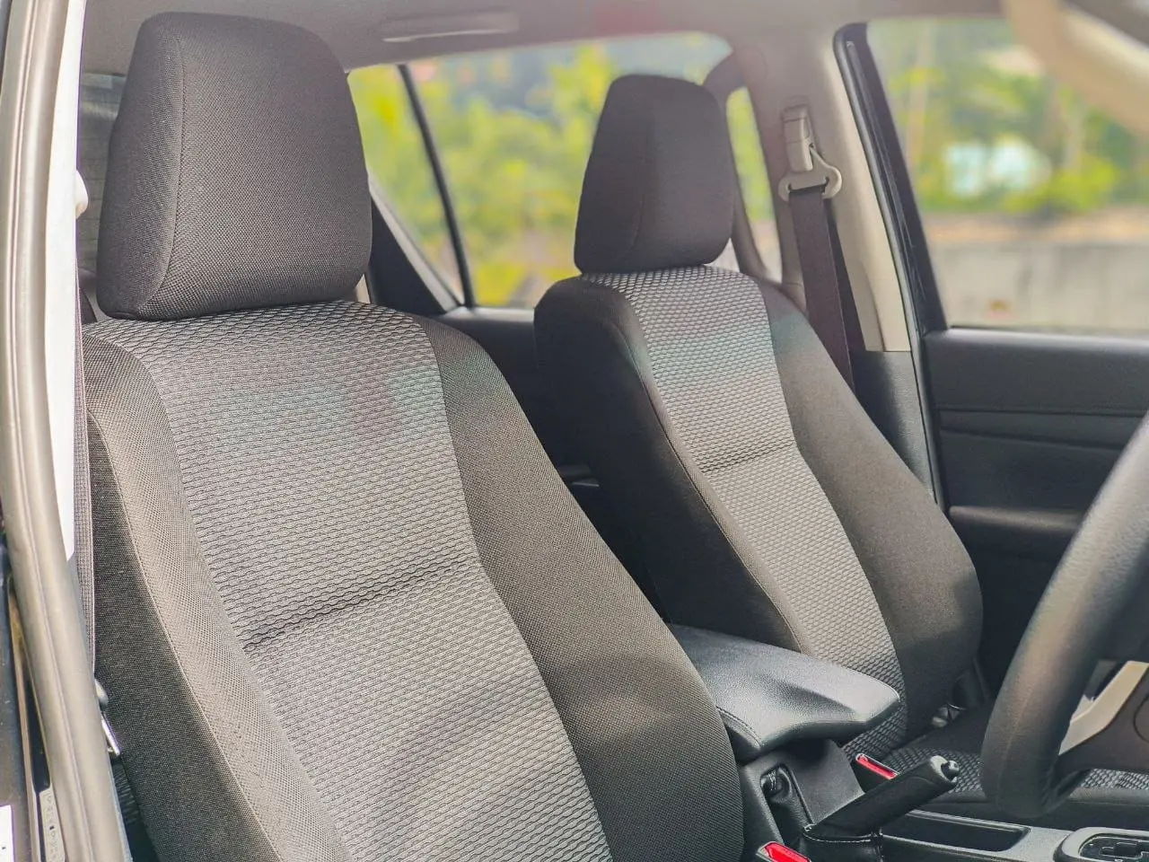 
Mitsubishi Triton full									