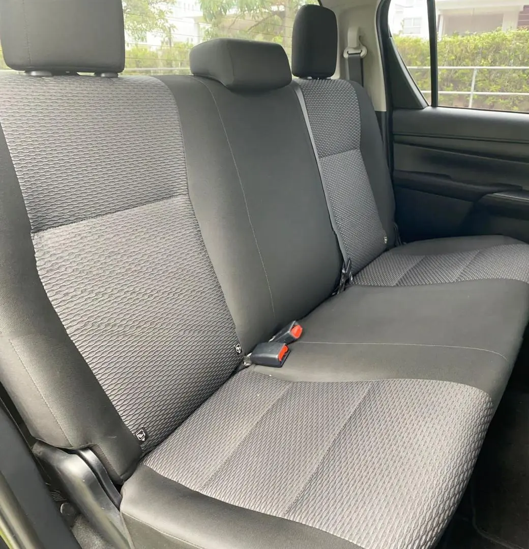 
Toyota Hilux E Spec full									