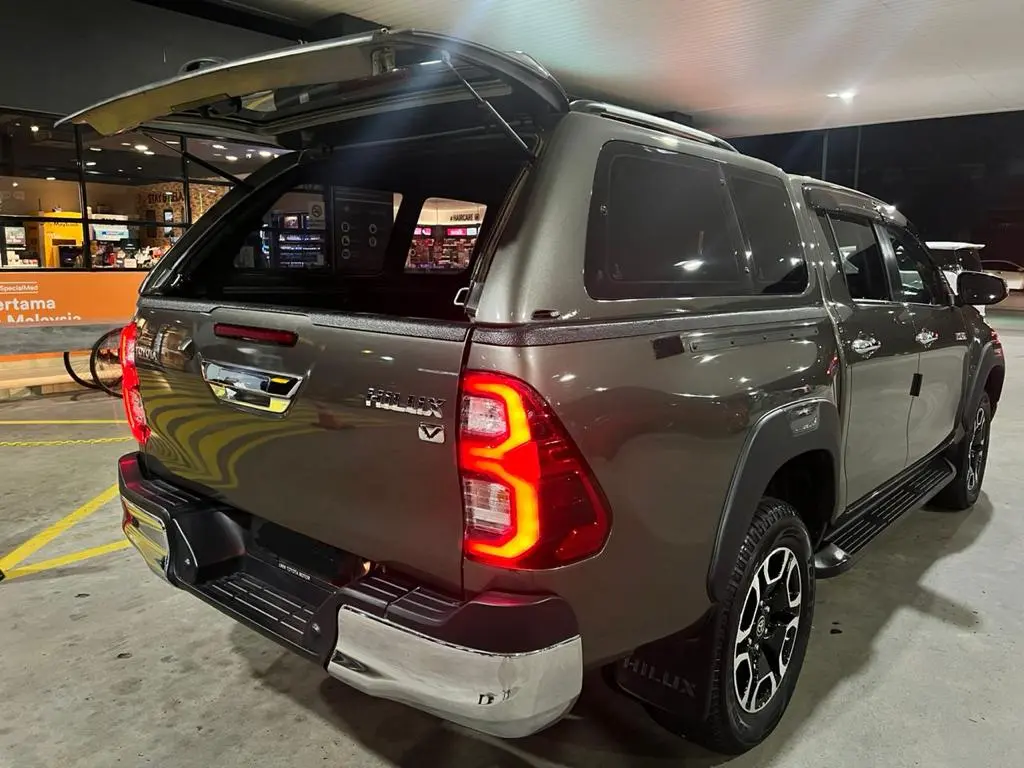 
Toyota Hilux With Hard Top Cover full									