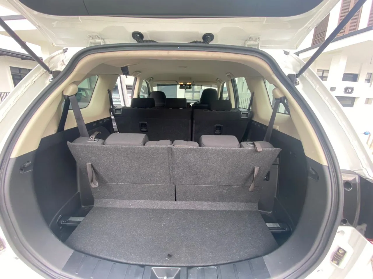 
Mitsubishi Outlander full									