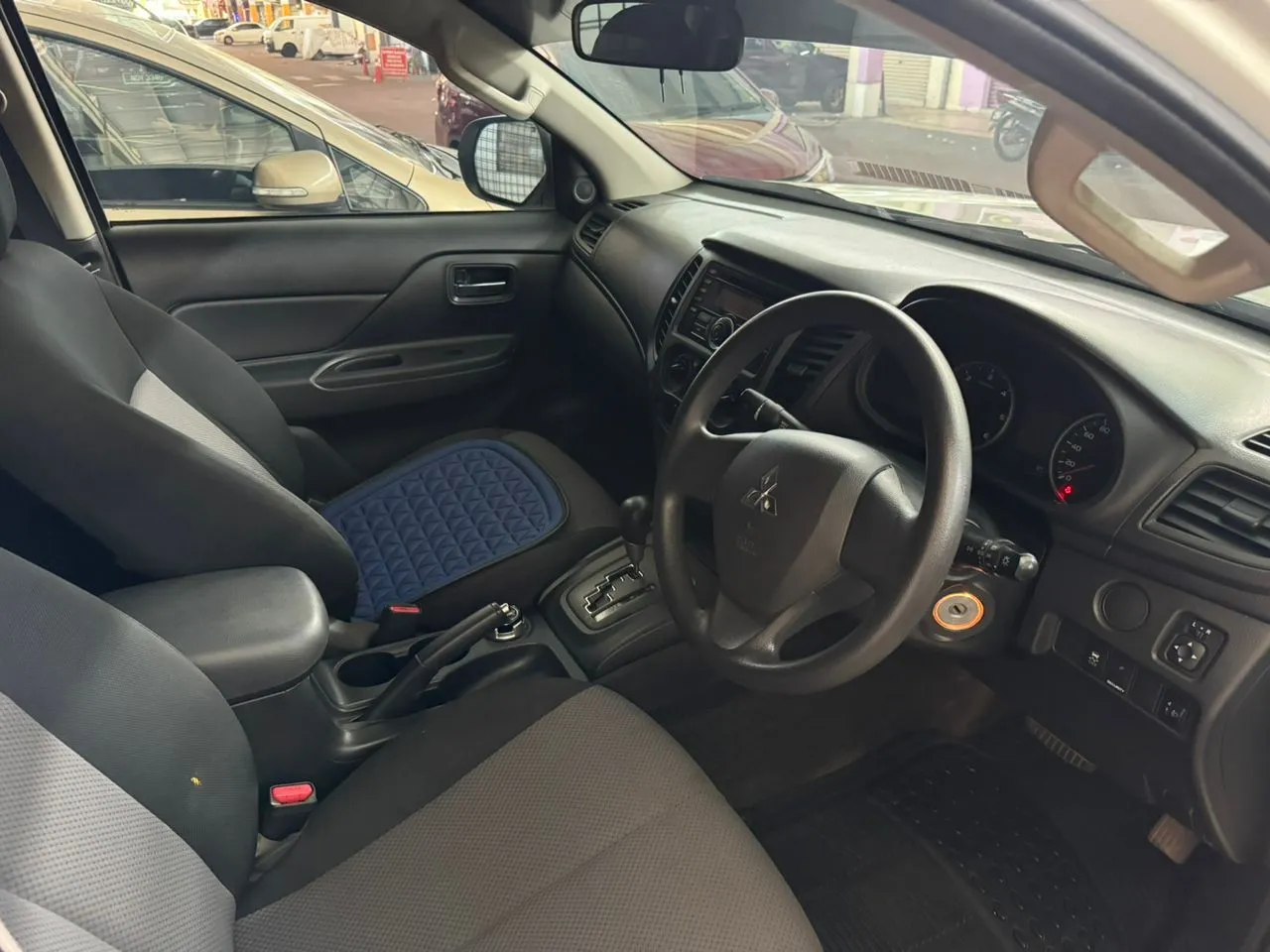 
Mitsubishi Triton full									