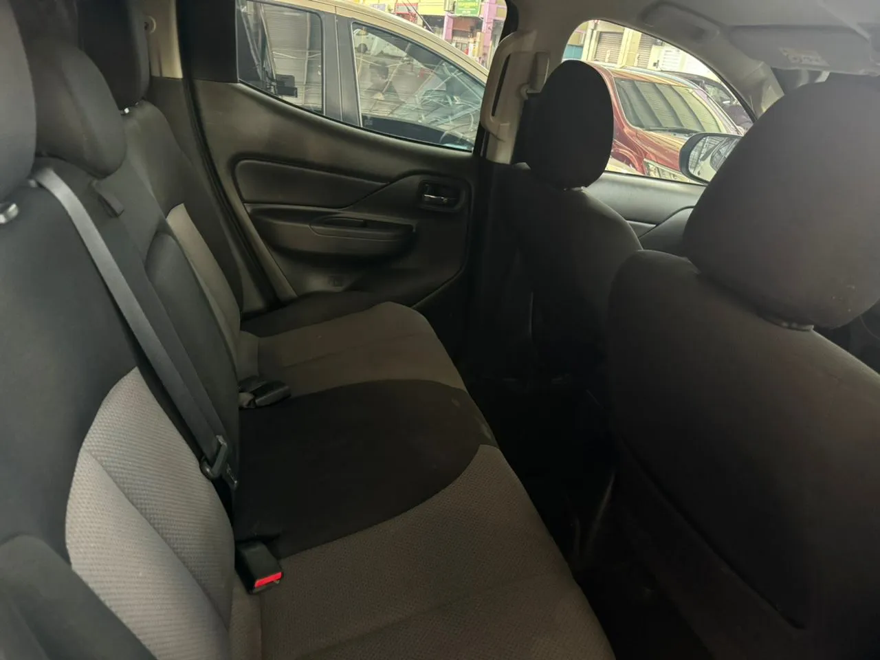 
Mitsubishi Triton full									